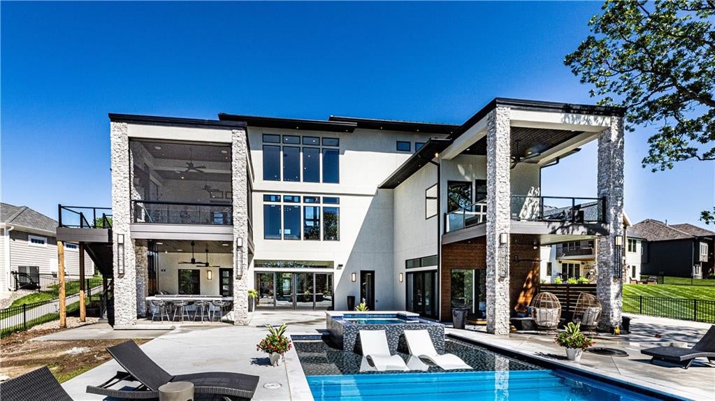 15 Buffalo Ridge Drive