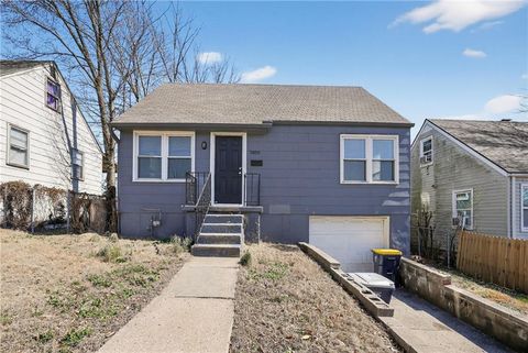 7409 WALROND Avenue Kansas City MO 64132