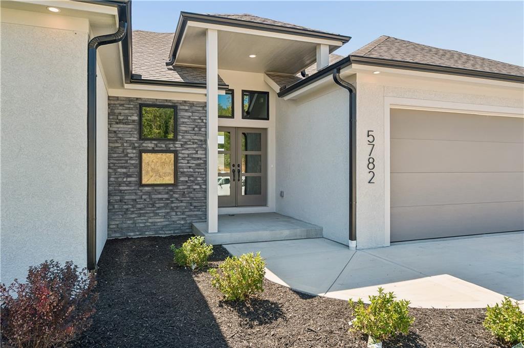 5782 NW Black Oak Court
