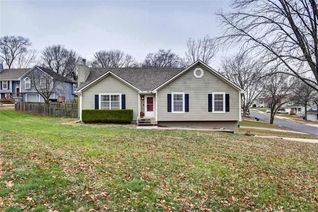 Photo of 1449 NW Yankee Drive, Blue Springs, MO 64015 (MLS # 2592254)