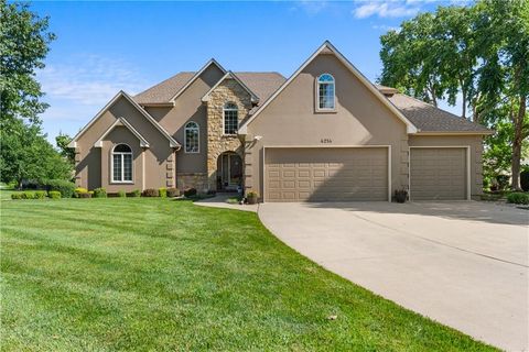 Photo of 4214 Victory Circle SE, Lees Summit, MO 64082 (MLS # 2627300)