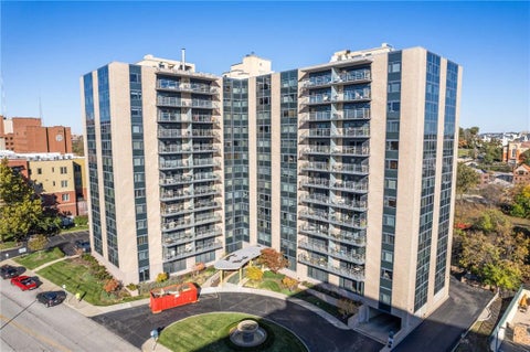Photo of 4545 Wornall Road #1109, Kansas City, MO 64111 (MLS # 2647259)