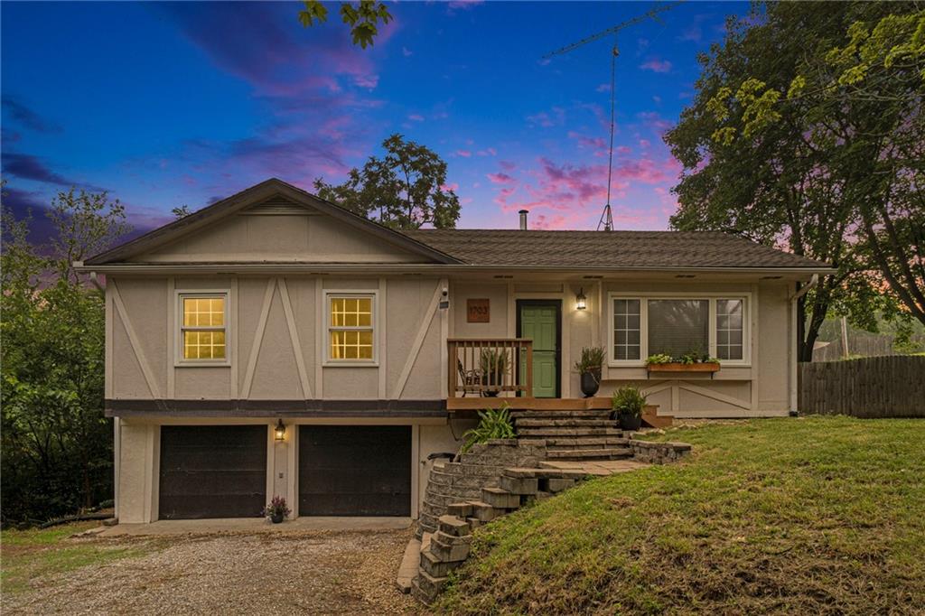 View St Joseph, MO 64505 house