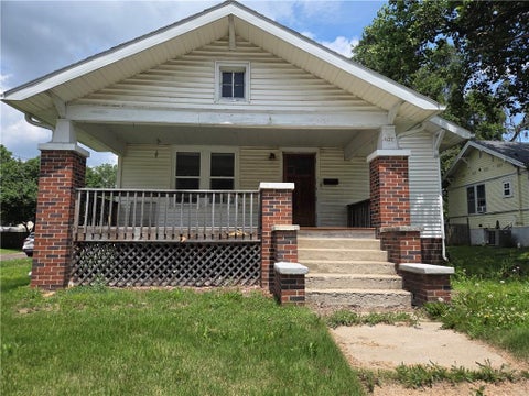 Photo of 1127 Polk Street, Chillicothe, MO 64601 (MLS # 2625483)