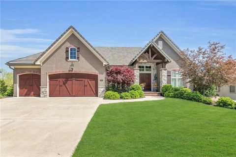6325 Edgewater Drive Parkville MO 64152