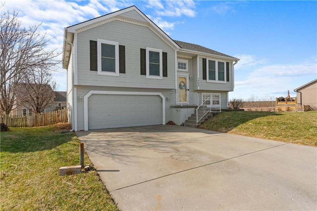 Photo of 1205 Robin Circle, Liberty, MO 64068 (MLS # 2603694)