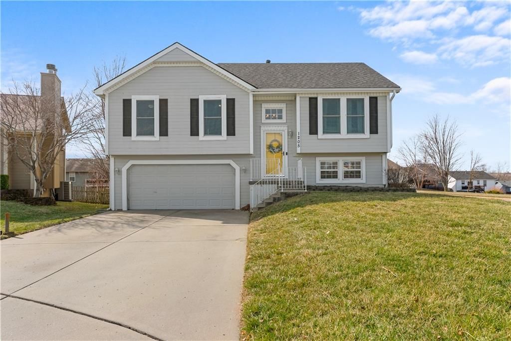 Photo of 1205 Robin Circle, Liberty, MO 64068 (MLS # 2603694)