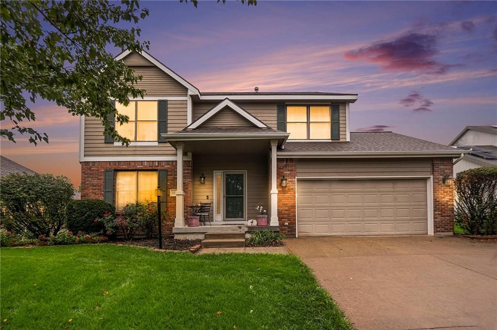 Photo of 1040 Stonecreek Drive, Lawrence, KS 66049 (MLS # 2592171)