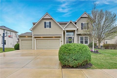 13284 High Drive, Leawood, KS 66209 - #: 2532070