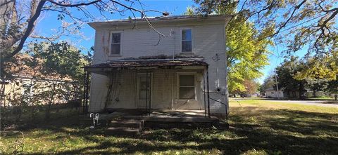 Photo of 1325 S H Street, Arkansas City, KS 67005 (MLS # 2585425)