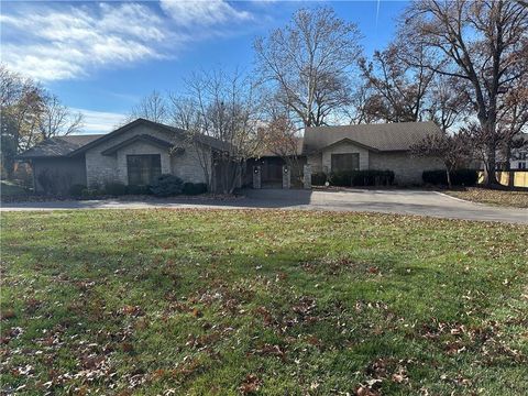 8728 Delmar Street Prairie Village KS 66207