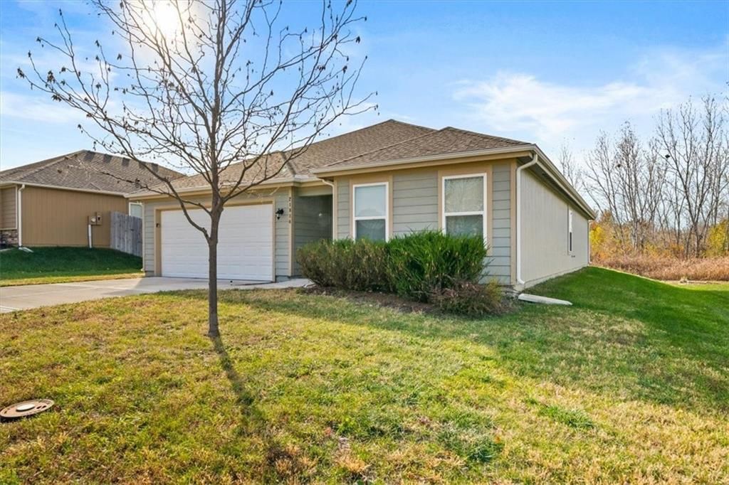 Photo of 21814 Franklin Street, Spring Hill, KS 66083 (MLS # 2592660)