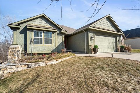 Photo of 483 S 137th Place, Bonner Springs, KS 66012 (MLS # 2619635)