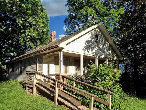 2315 S Harris Avenue Independence MO 64052