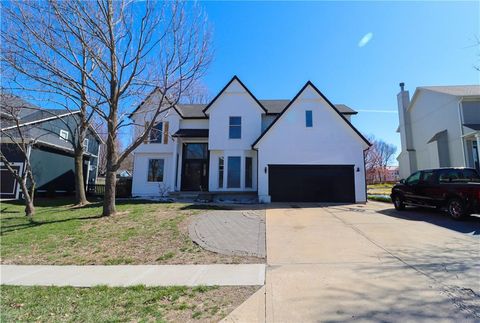 Photo of 6215 Acuff Street, Shawnee Mission, KS 66216 (MLS # 2605913)