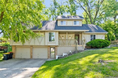 Photo of 5605 Verlin Drive, Parkville, MO 64152 (MLS # 2616867)