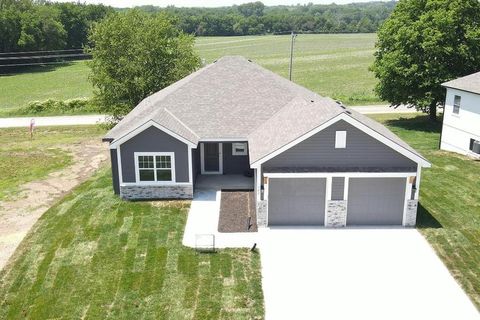 101 SALLY Circle Dearborn MO 64439