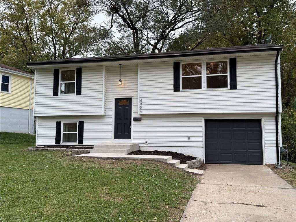 4924 N Smalley Avenue