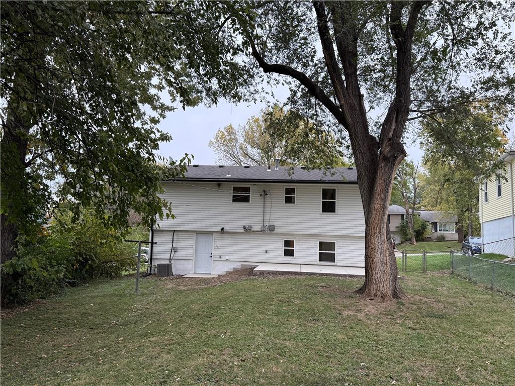 4924 N Smalley Avenue