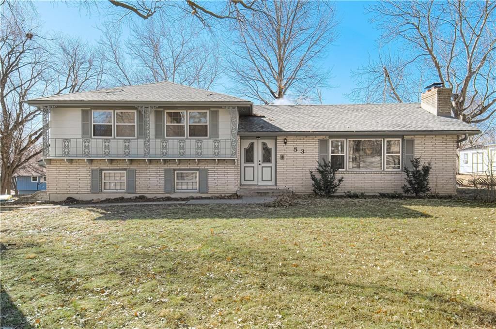 Photo of 53 Fulkerson Circle, Liberty, MO 64068 (MLS # 2598347)