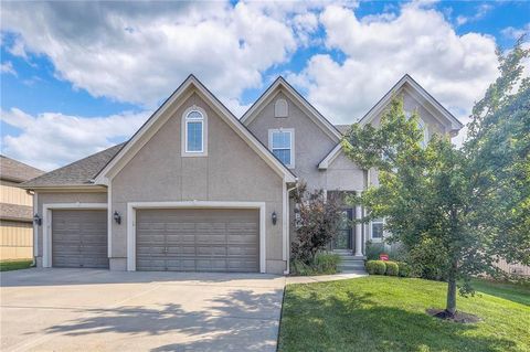 Photo of 1121 N Old Mill Road, Independence, MO 64056 (MLS # 2619663)
