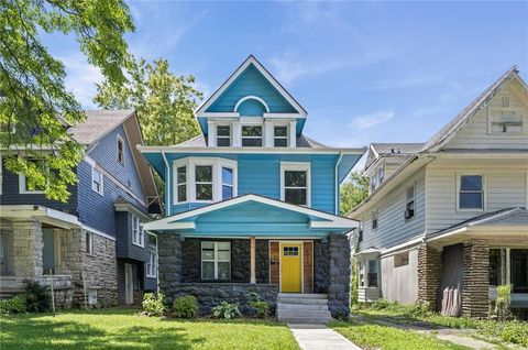 Photo of 4010 Montgall Avenue, Kansas City, MO 64130 (MLS # 2629738)