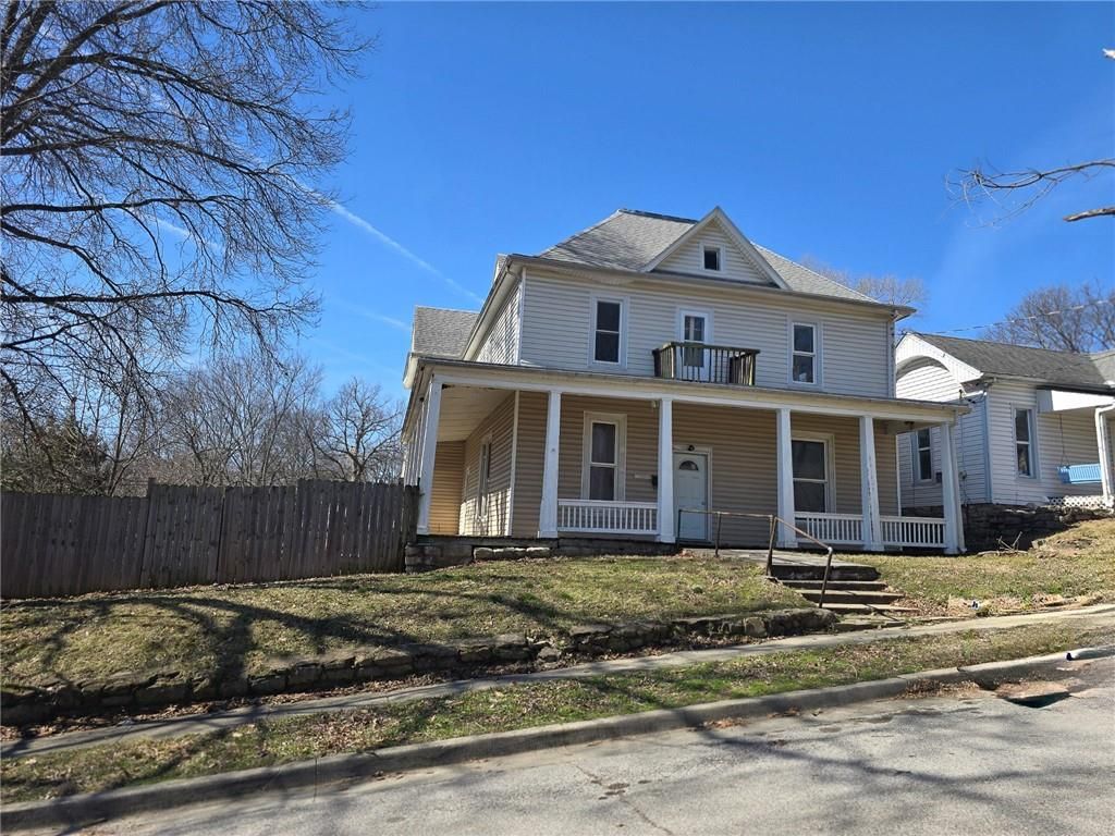Photo of 715 Magnolia Avenue, Excelsior Springs, MO 64024 (MLS # 2608071)