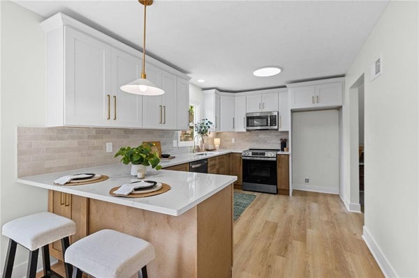 2400 N 73RD PL, KANSAS CITY, KS 66109 - Image 0a4fa708f7e994a7d4fa1a546440ac7e/3839600818