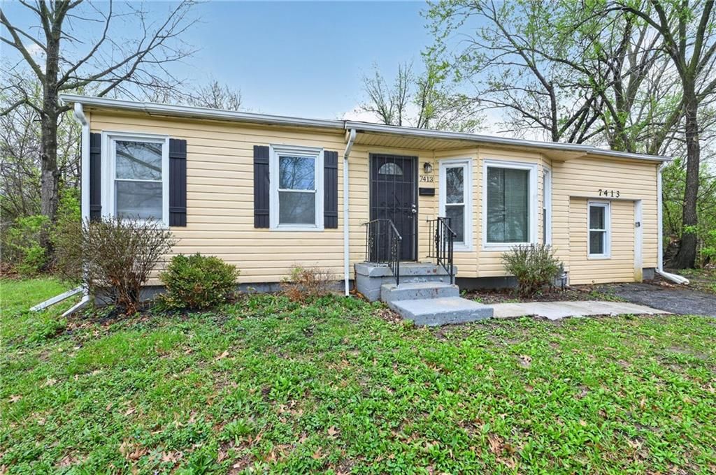 Photo of 7413 E 56TH Terrace, Kansas City, MO 64129 (MLS # 2614273)
