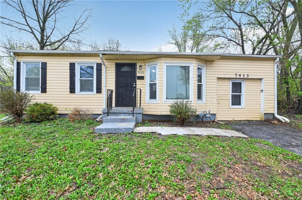 Photo of 7413 E 56TH Terrace, Kansas City, MO 64129 (MLS # 2614273)