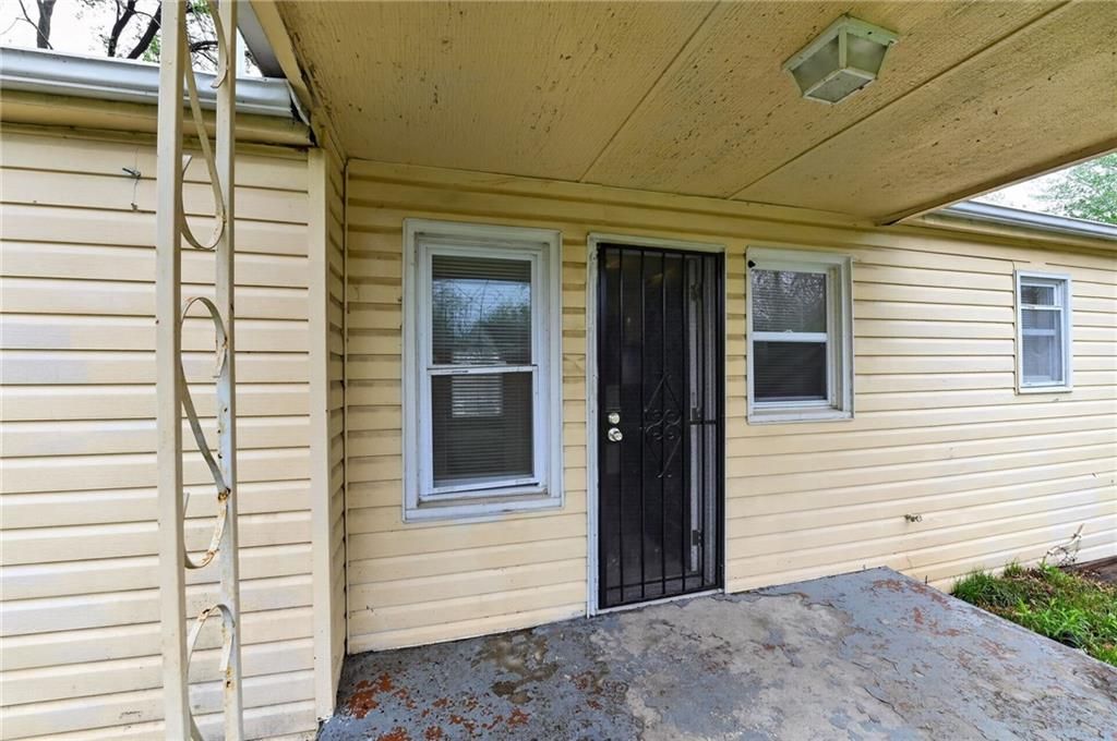 Photo of 7413 E 56TH Terrace, Kansas City, MO 64129 (MLS # 2614273)