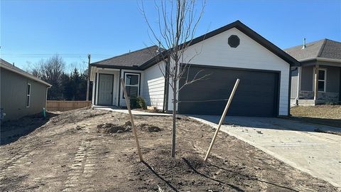 2300 Woodfield Drive, Tonganoxie, KS 66086 - MLS#: 2582334