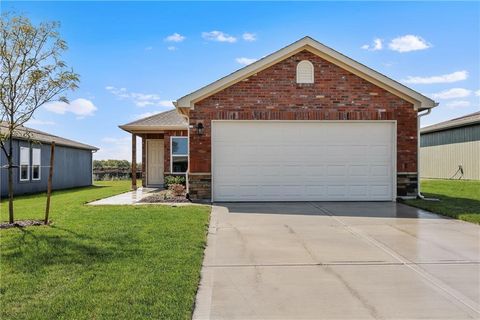 2300 Woodfield Drive, Tonganoxie, KS 66086 - MLS#: 2582334
