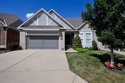 Photo of 6406 W 134th Terrace, Overland Park, KS 66209 (MLS # 2639358)