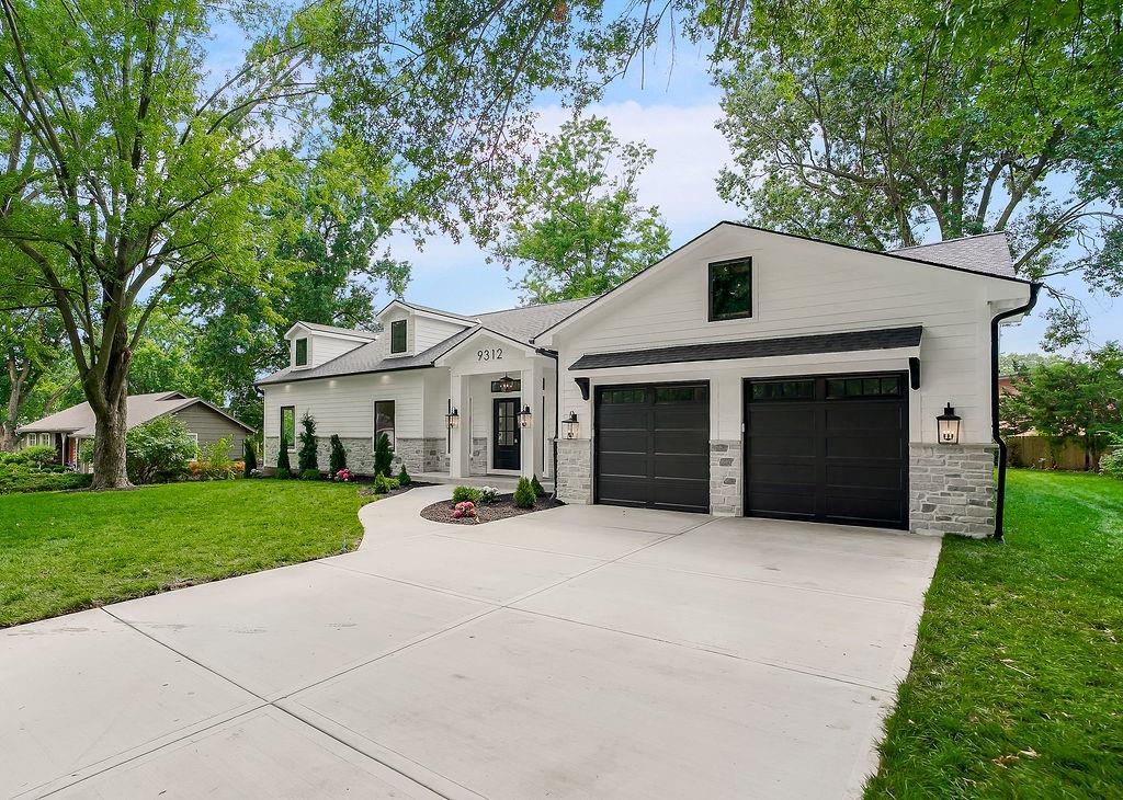 9312 Mohawk Lane