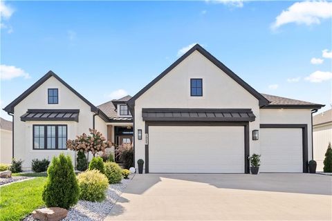 4132 NE Dearborn Lane, Lee\'s Summit, MO 64064 - MLS#: 2582021