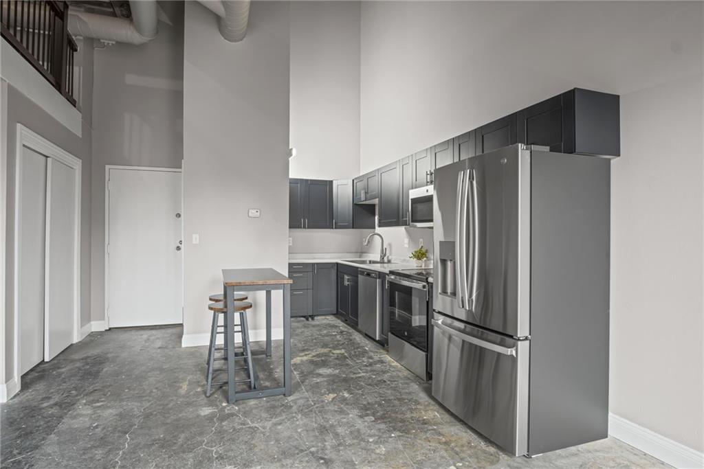 113 W 5th Street 309