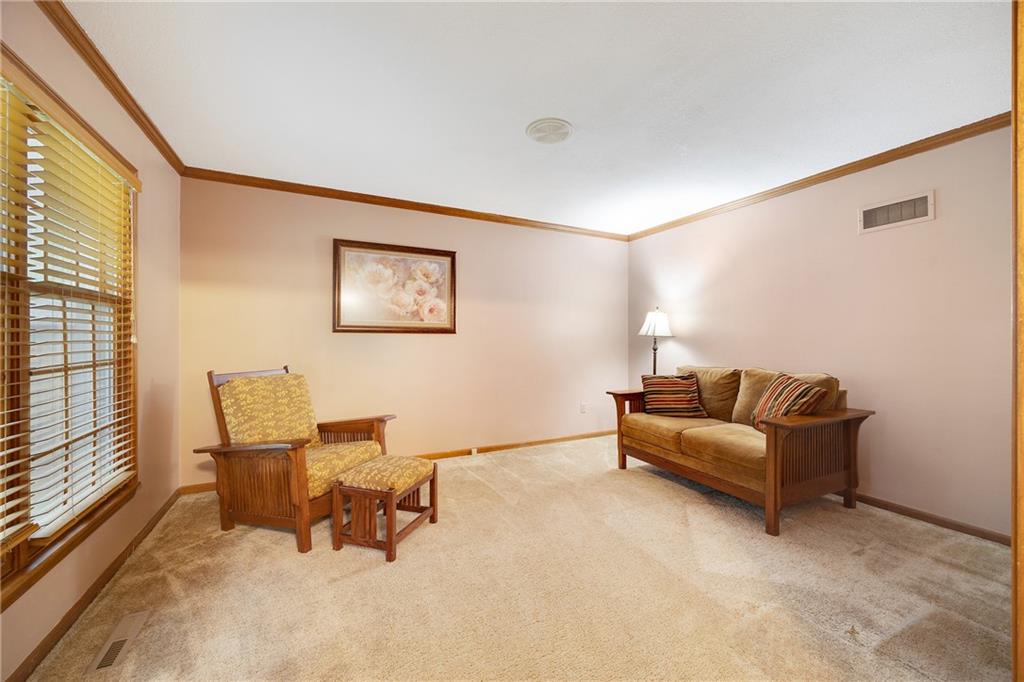 1104 NW Timber Ridge