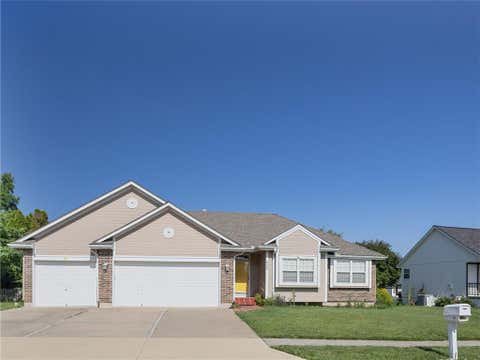 Photo of 608 Lakeview Drive, Grain Valley, MO 64029 (MLS # 2637765)