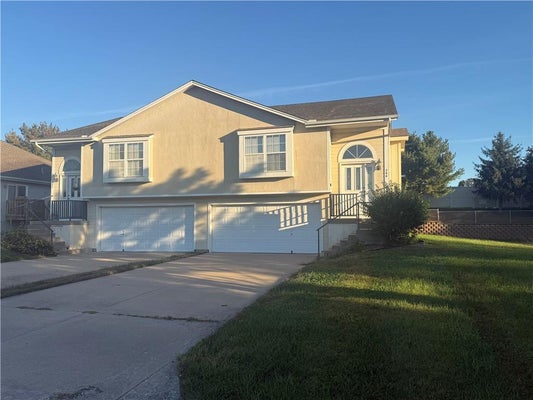 200 SW CHARTWELL DR, LEES SUMMIT, MO 64082 - Image 0adb3311ff0f3b07cbe4ed6bc9bc8516/1697195033