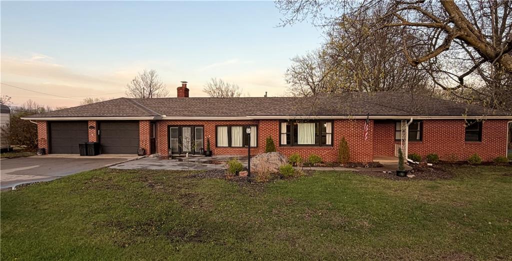 411 S Hillcrest Drive