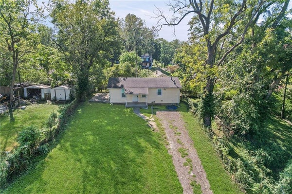 9513 E 14TH ST S, INDEPENDENCE, MO 64052 - Image 0afc89ff723be8d9be771a4f2dcc67f4/444116145