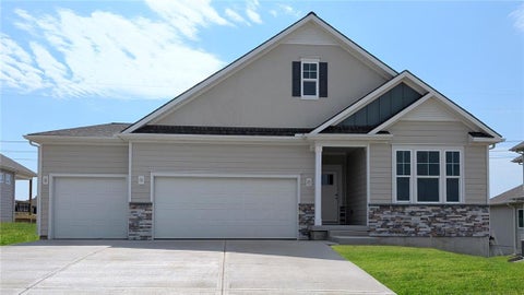 Photo of 20941 W 188th Terrace, Spring Hill, KS 66083 (MLS # 2620651)