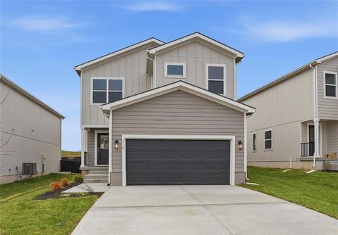 713 Glenn Circle, Raymore, MO 64083 - #: 2568323