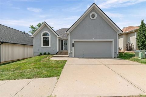 Photo of 4715 NW 59th Court, Kansas City, MO 64151 (MLS # 2631061)