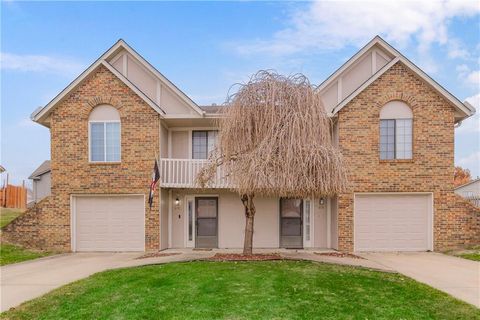 205-207 NW Monroe Street Lee's Summit MO 64063