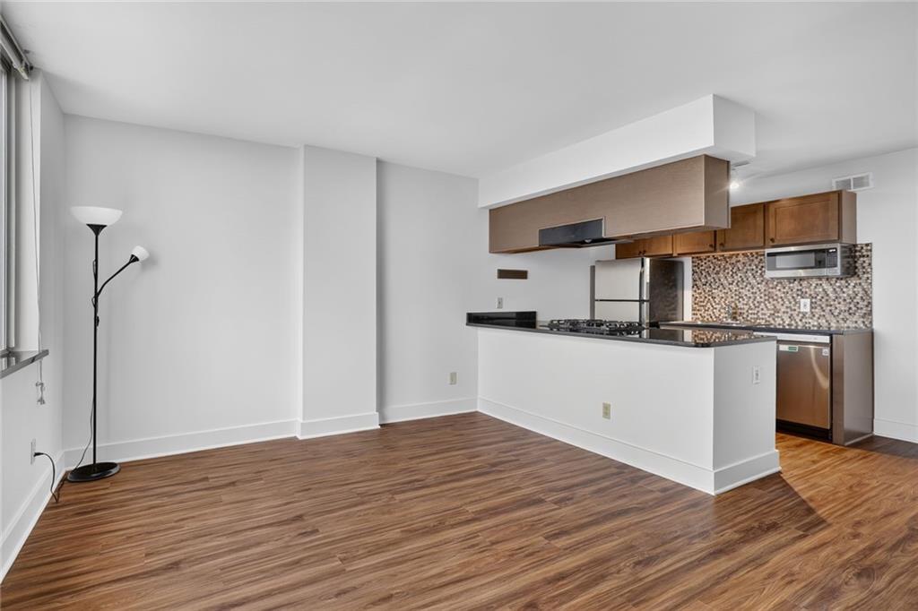 600 E 8th Street 8H
