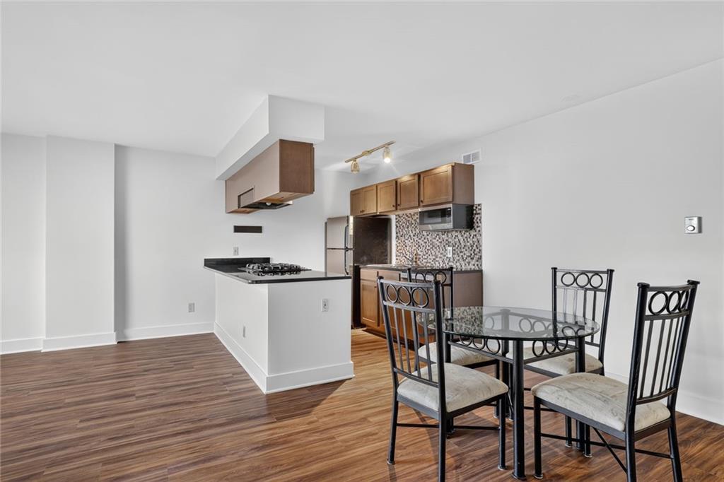 600 E 8th Street 8H