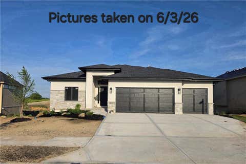 Photo of 11271 S Sunray Drive, Olathe, KS 66061 (MLS # 2565104)