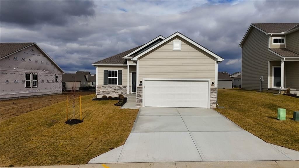 Photo of 12428 S Aspen Lane, Lees Summit, MO 64086 (MLS # 2598694)